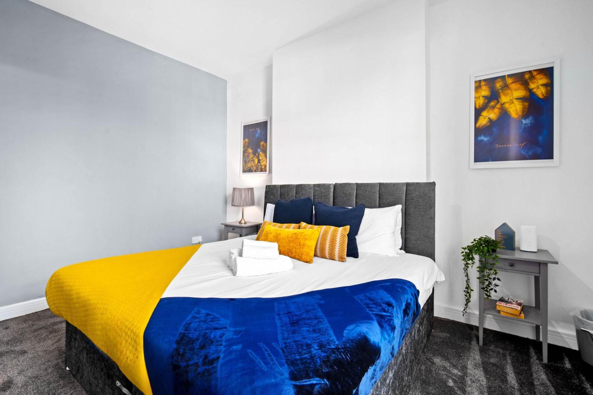 Large Modern - High-speed Wifi - Netflix - Street Parking 3br Birmingham